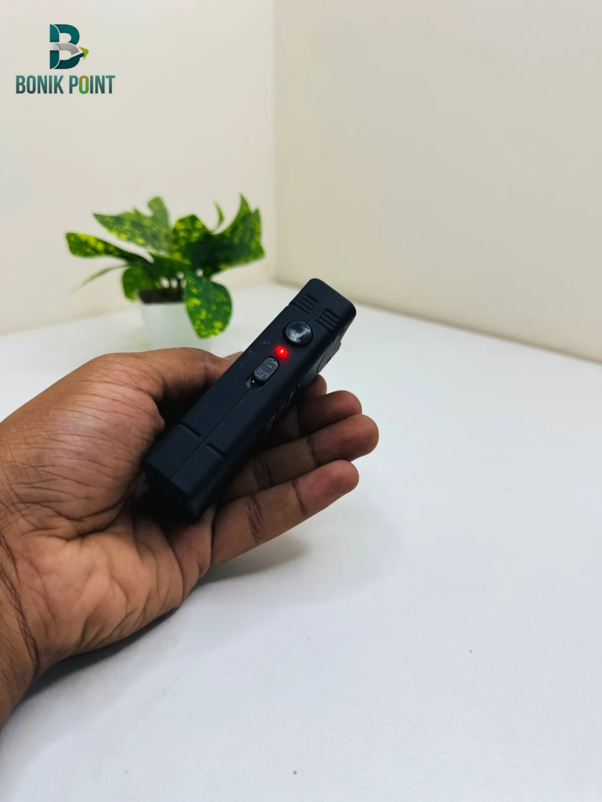 Self Defence Electric Shock And LED Flashlight With Extra Carry Bag product image 4