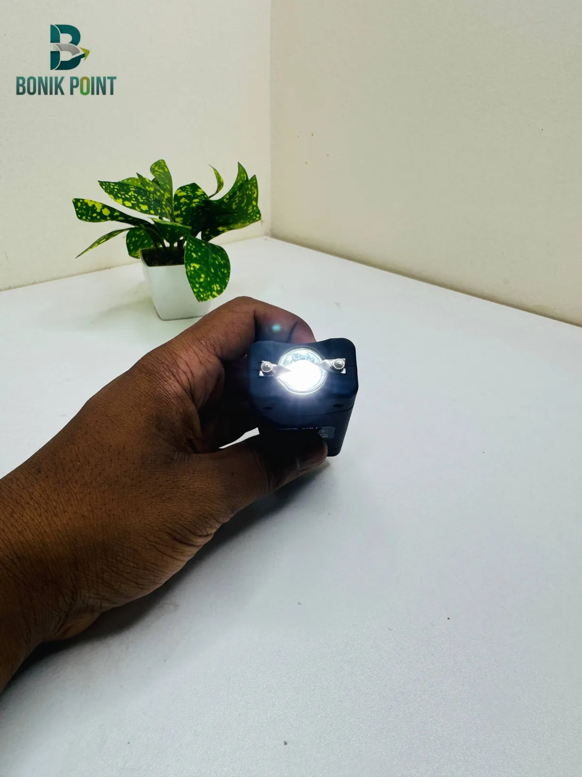 Self Defence Electric Shock And LED Flashlight With Extra Carry Bag product image 3
